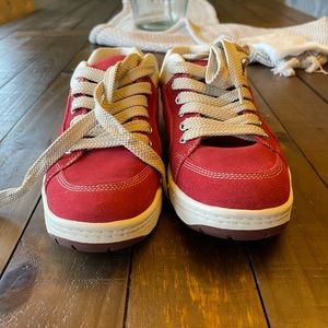 Men’s Simple Brand skateboard Sneaker
New, w/o box, no tags